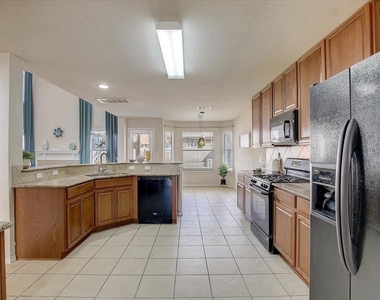 537 Golden Creek Dr - Photo Thumbnail 14