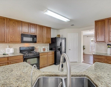 537 Golden Creek Dr - Photo Thumbnail 16