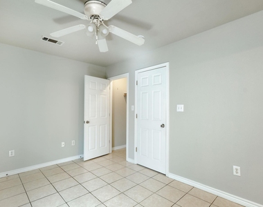 107 Castleberry Ct - Photo Thumbnail 9