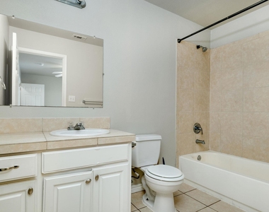 107 Castleberry Ct - Photo Thumbnail 11