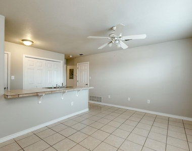107 Castleberry Ct - Photo Thumbnail 4