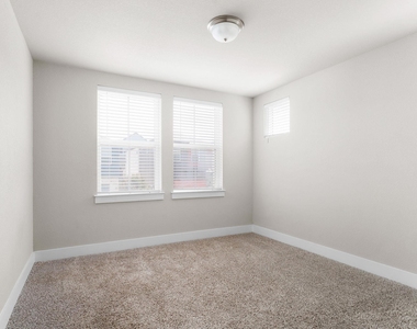 7114 Terrazzo Cottage Ct - Photo Thumbnail 18