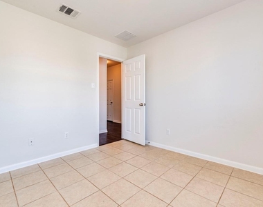 237 Goddard - Photo Thumbnail 21