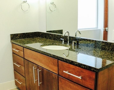 800 Brazos St - Photo Thumbnail 12