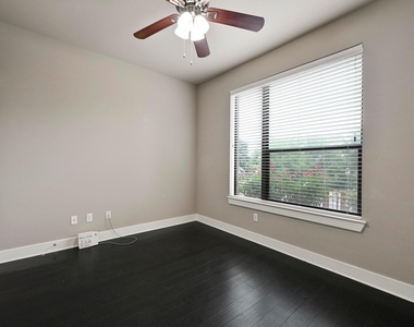 2021 Carlson Dr - Photo Thumbnail 12