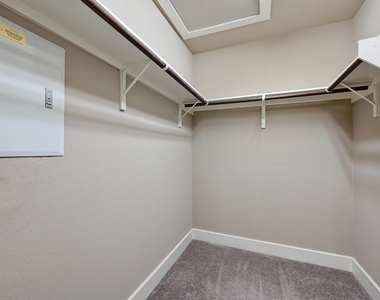2021 Carlson Dr - Photo Thumbnail 20