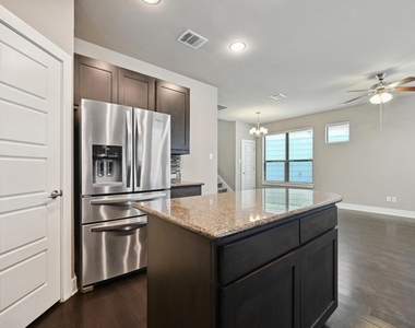 2021 Carlson Dr - Photo Thumbnail 11