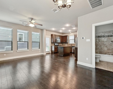 2021 Carlson Dr - Photo Thumbnail 5