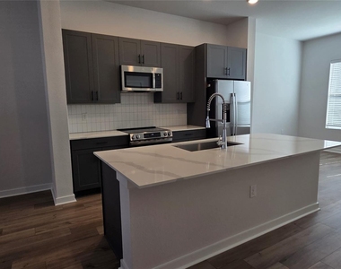 8107 Wilder Rd - Photo Thumbnail 2