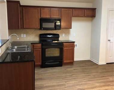 13316 Pine Needle St - Photo Thumbnail 3