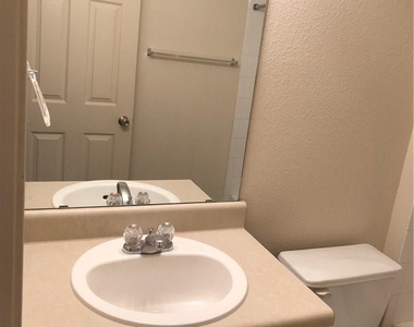 13316 Pine Needle St - Photo Thumbnail 10