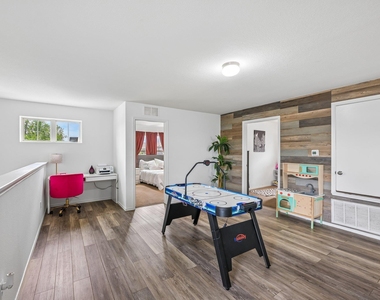 216 La Dera Drive - Photo Thumbnail 9