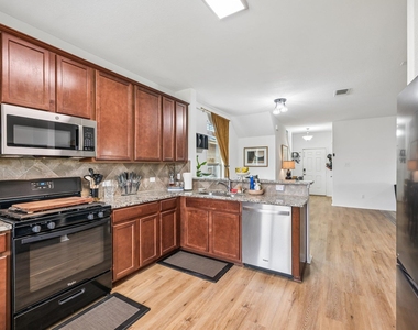 216 La Dera Drive - Photo Thumbnail 4