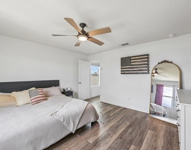 216 La Dera Drive - Photo Thumbnail 11