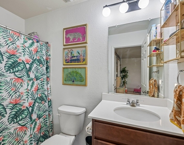 216 La Dera Drive - Photo Thumbnail 14