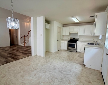 1005 Traci Michelle Dr - Photo Thumbnail 7