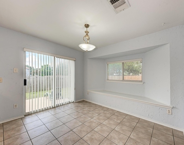 1201 Sheltie Ln - Photo Thumbnail 10