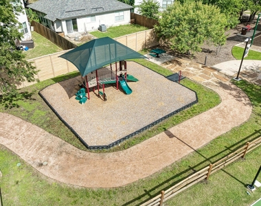 1201 Sheltie Ln - Photo Thumbnail 38