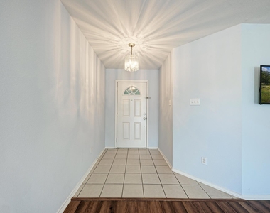 1201 Sheltie Ln - Photo Thumbnail 4