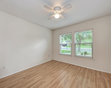 1201 Sheltie Ln - Photo Thumbnail 24