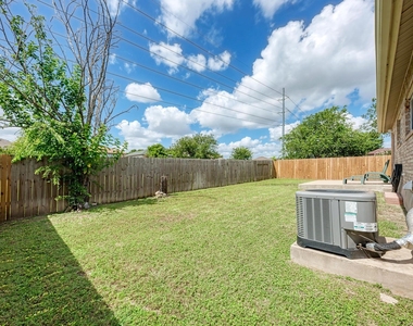 1201 Sheltie Ln - Photo Thumbnail 30
