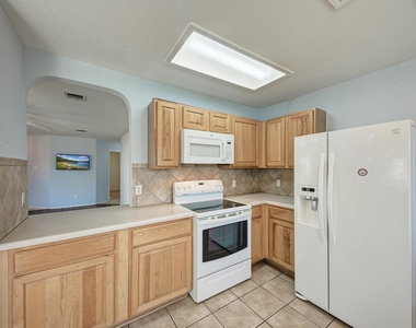 1201 Sheltie Ln - Photo Thumbnail 15