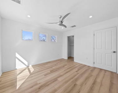 512 W Saint Johns Ave - Photo Thumbnail 11