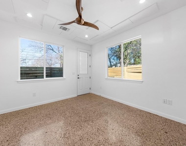 512 W Saint Johns Ave - Photo Thumbnail 7