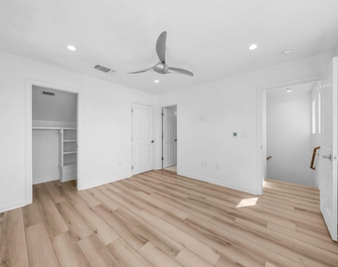 512 W Saint Johns Ave - Photo Thumbnail 10