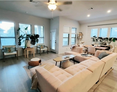 3833 Mercer Rd - Photo Thumbnail 8
