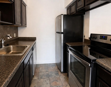 500 E Riverside Dr - Photo Thumbnail 5