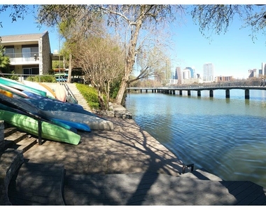 500 E Riverside Dr - Photo Thumbnail 12
