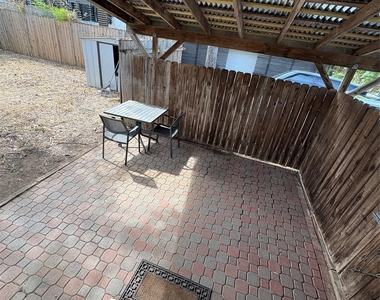 915 W 29th St - Photo Thumbnail 18