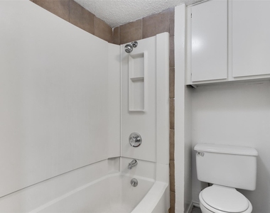 2401 Leon St - Photo Thumbnail 10