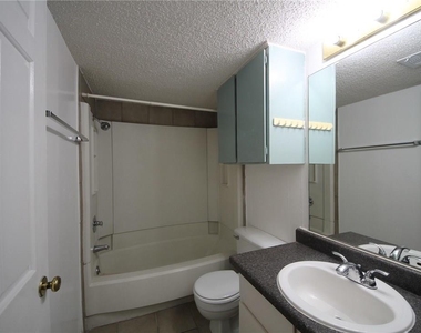 2401 Leon St - Photo Thumbnail 8