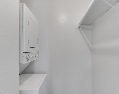 2401 Leon St - Photo Thumbnail 11
