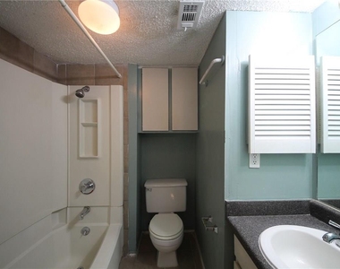 2401 Leon St - Photo Thumbnail 5