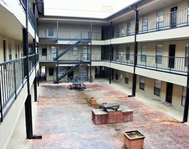 2401 Leon St - Photo Thumbnail 9