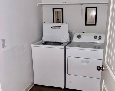 204 Sweetwater Creek Ln - Photo Thumbnail 7