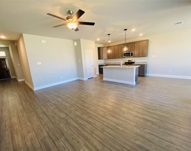 5754 Redfish Ct - Photo Thumbnail 5