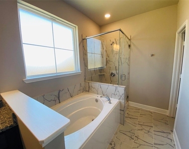 5754 Redfish Ct - Photo Thumbnail 27