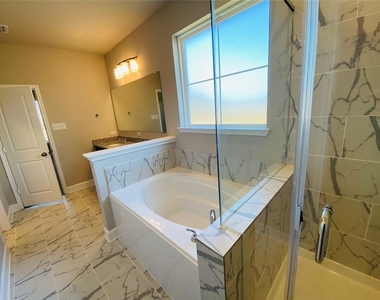 5754 Redfish Ct - Photo Thumbnail 29