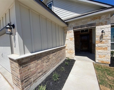 5754 Redfish Ct - Photo Thumbnail 1