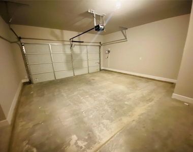 5754 Redfish Ct - Photo Thumbnail 19