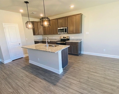 5754 Redfish Ct - Photo Thumbnail 2