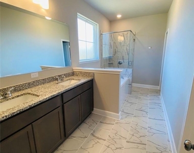 5754 Redfish Ct - Photo Thumbnail 25