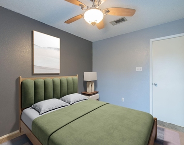 1015 E Yager Ln - Photo Thumbnail 7