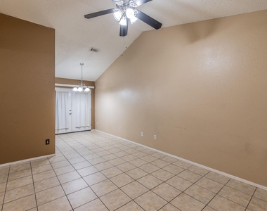 1015 E Yager Ln - Photo Thumbnail 16