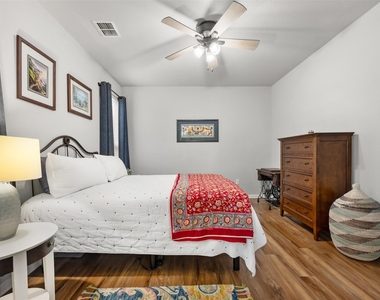1404 Jenkins Bnd - Photo Thumbnail 20