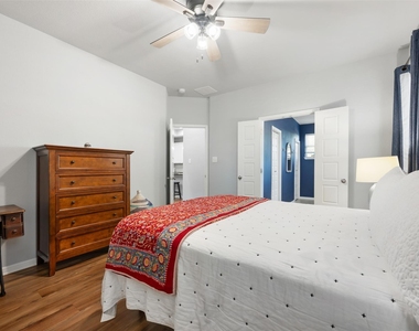 1404 Jenkins Bnd - Photo Thumbnail 19